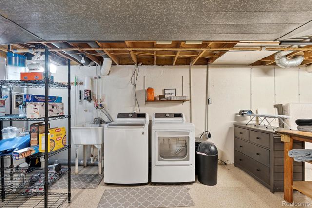 24198 COLONIAL Drive, Woodhaven, MI 48183