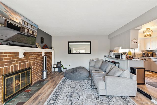 24198 COLONIAL Drive, Woodhaven, MI 48183