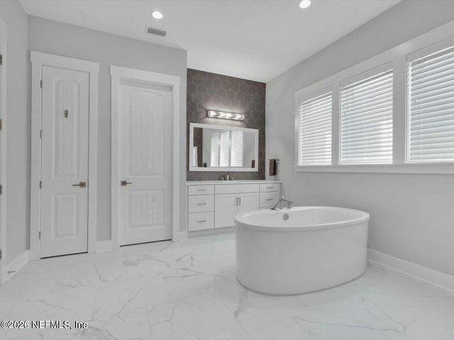 32 AWLLEAF Court, St. Augustine, FL 32095