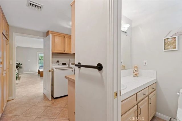 18200 Vintage, Northridge, CA 91325