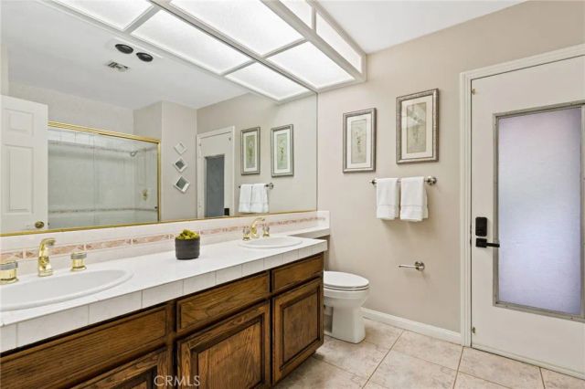 18200 Vintage, Northridge, CA 91325