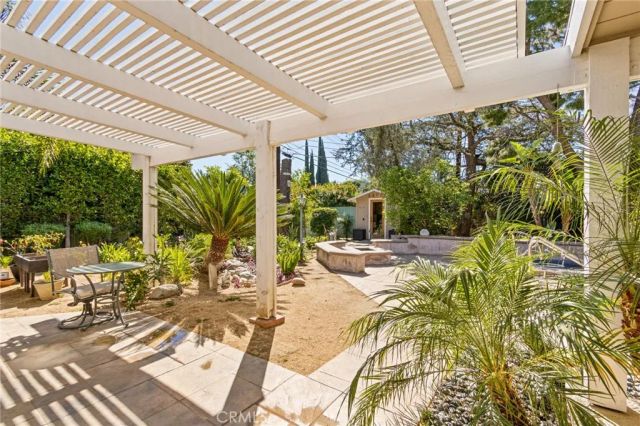 18200 Vintage, Northridge, CA 91325