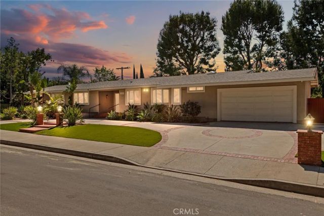 18200 Vintage, Northridge, CA 91325