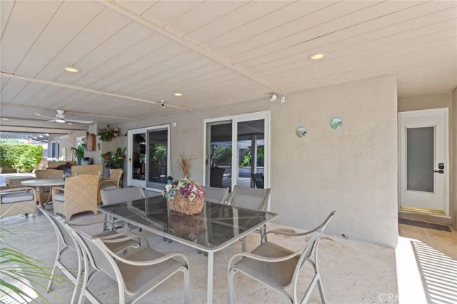 18200 Vintage, Northridge, CA 91325