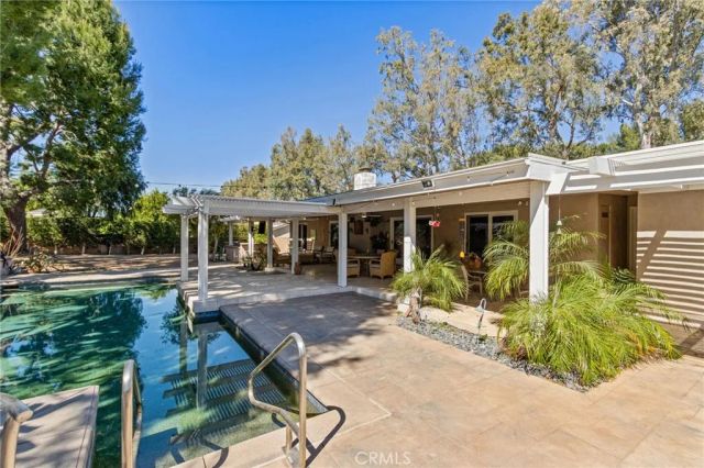 18200 Vintage, Northridge, CA 91325