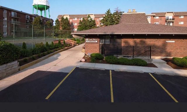2300 Beau Monde Lane 103, Lisle, IL 60532