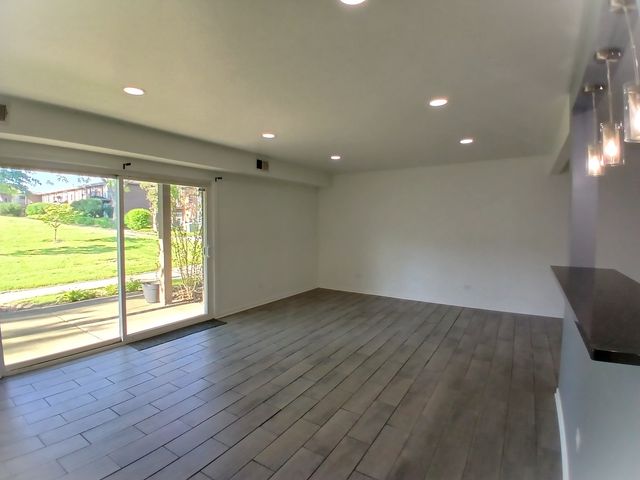 2300 Beau Monde Lane 103, Lisle, IL 60532