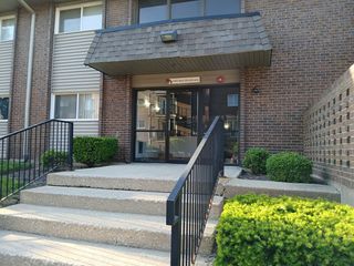 2300 Beau Monde Lane 103, Lisle, IL 60532