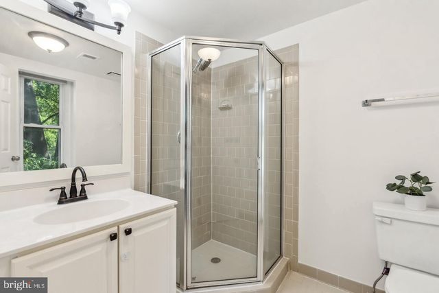 695 W GLEBE RD, Alexandria, VA 22305
