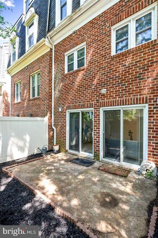 695 W GLEBE RD, Alexandria, VA 22305