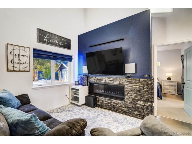 126 Rainier Dr, Florissant, CO 80816