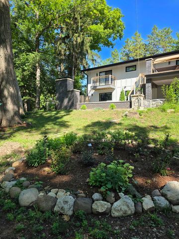 306 Woodlock Street, Ingleside, IL 60041