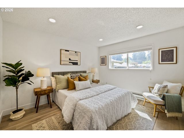 3018 Sw CARSON St, Portland, OR 97219