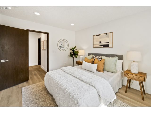 3018 Sw CARSON St, Portland, OR 97219