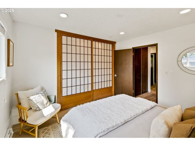3018 Sw CARSON St, Portland, OR 97219