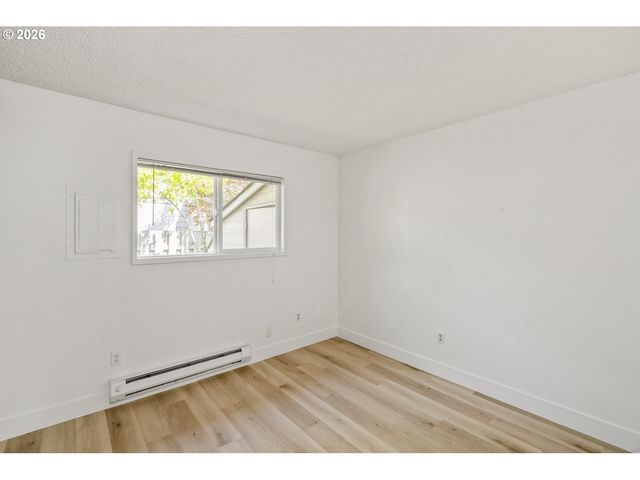 3018 Sw CARSON St, Portland, OR 97219