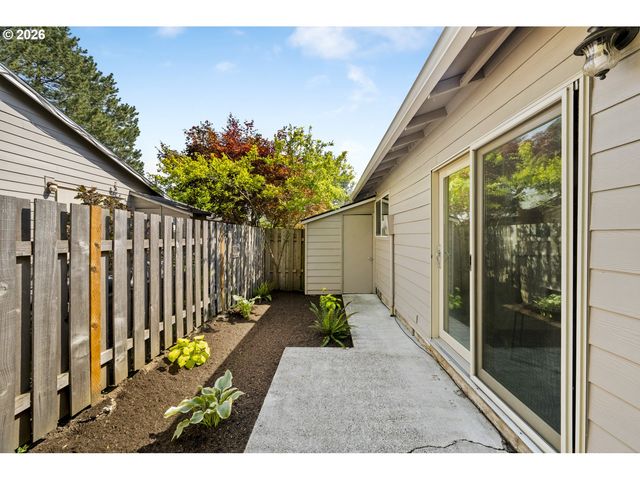 3018 Sw CARSON St, Portland, OR 97219