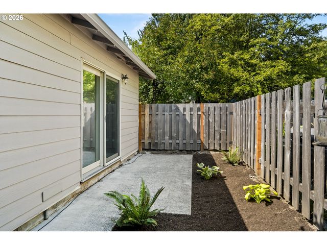 3018 Sw CARSON St, Portland, OR 97219