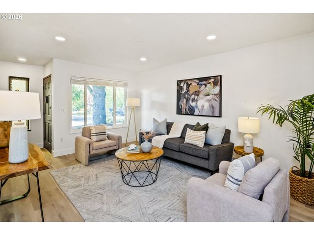 3018 Sw CARSON St, Portland, OR 97219