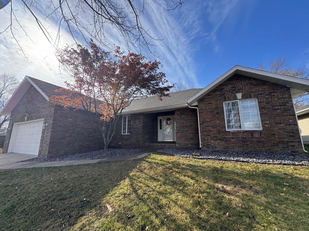 4219 S Mentor Avenue, Springfield, MO 65804
