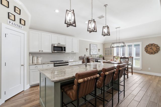 1313 Parkers Draw Avenue, Weatherford, TX 76086
