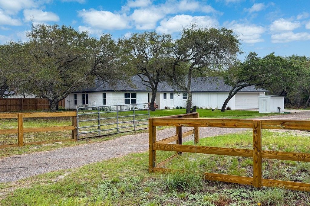 150 Wishert Rd, Rockport, TX 78382 — photo 4