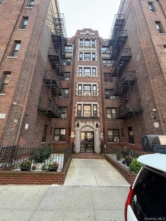42-02 Layton Street 106, Elmhurst, NY 11373 — exterior