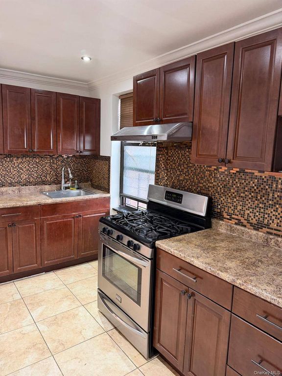 42-02 Layton Street 106, Elmhurst, NY 11373 — photo 5