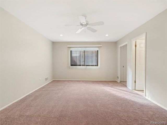 26656 Farmbrook Villa Drive, Southfield, MI 48034