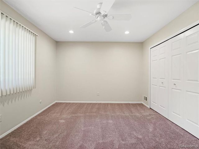 26656 Farmbrook Villa Drive, Southfield, MI 48034