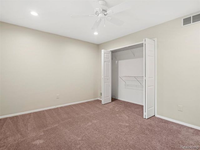 26656 Farmbrook Villa Drive, Southfield, MI 48034