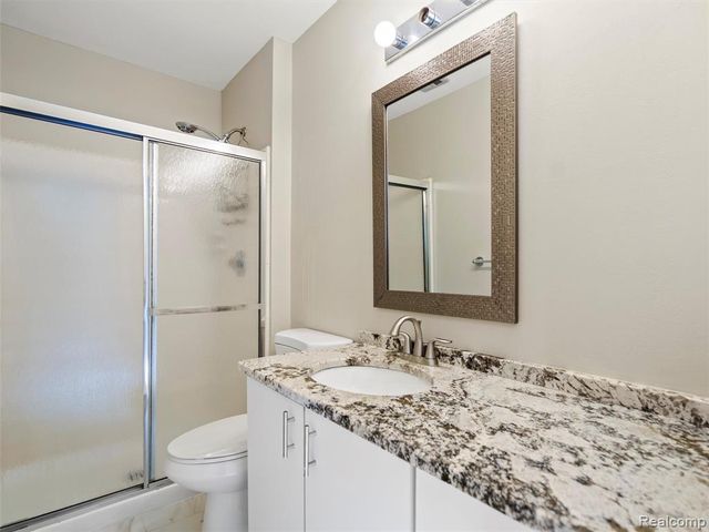 26656 Farmbrook Villa Drive, Southfield, MI 48034