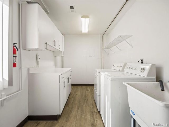 26656 Farmbrook Villa Drive, Southfield, MI 48034