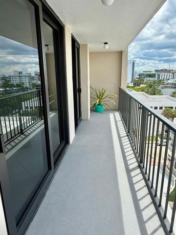 2625 Collins Avenue 810, Miami Beach, FL 33140