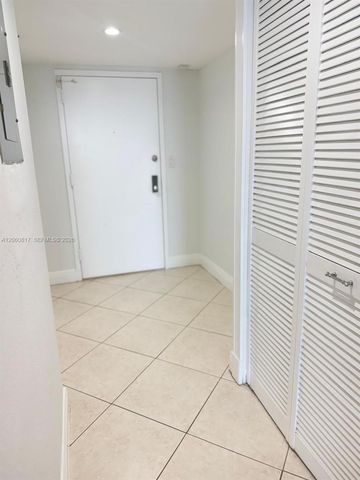 2625 Collins Avenue 810, Miami Beach, FL 33140