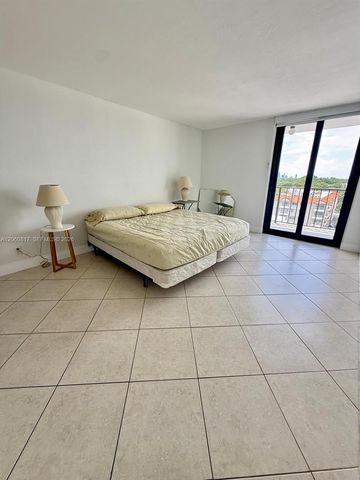 2625 Collins Avenue 810, Miami Beach, FL 33140