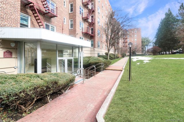 1300 Midland Avenue A51, Yonkers, NY 10704