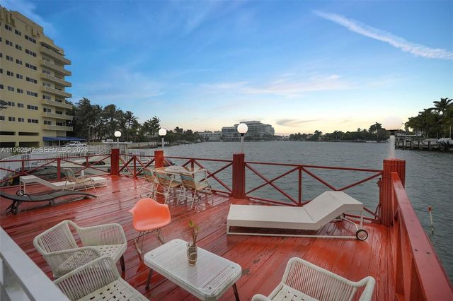 4740 Pine Tree Dr 28, Miami Beach, FL 33140