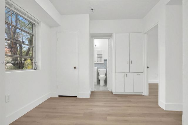 4740 Pine Tree Dr 28, Miami Beach, FL 33140