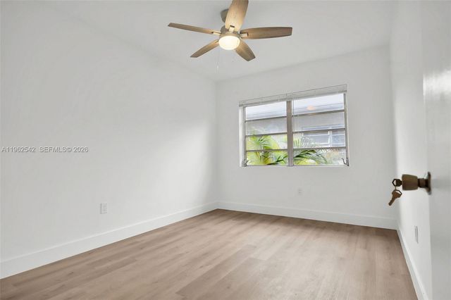 4740 Pine Tree Dr 28, Miami Beach, FL 33140