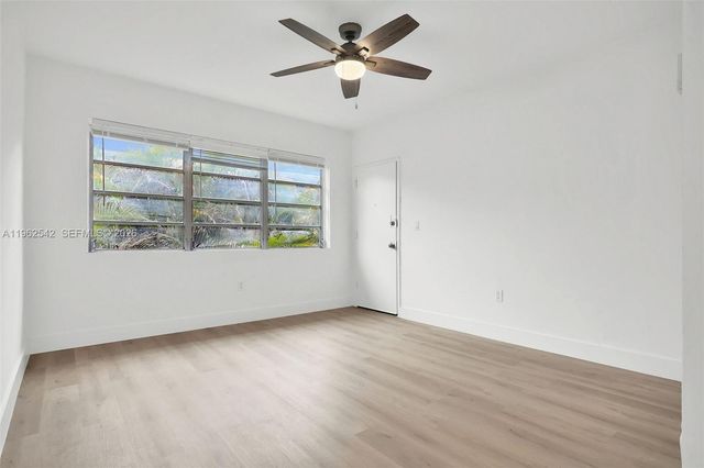 4740 Pine Tree Dr 28, Miami Beach, FL 33140