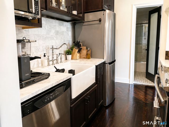 222 Williams Street East 228, Glastonbury, CT 06033