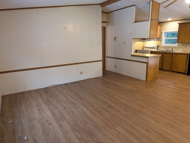 53 Earl, Athol, MA 01331