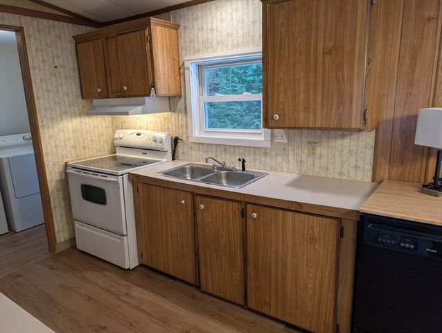 53 Earl, Athol, MA 01331