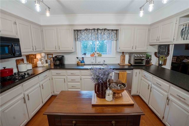 3310 Half Moon Lane, Russellville, AR 72802