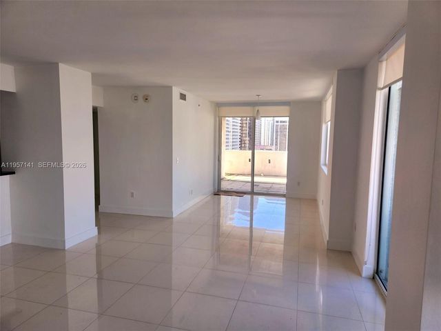 244 Biscayne Blvd 2809, Miami, FL 33132