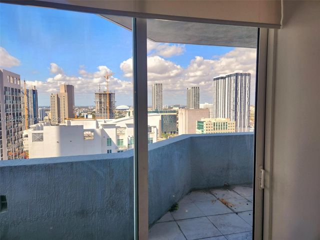 244 Biscayne Blvd 2809, Miami, FL 33132