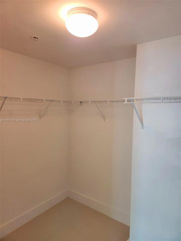 244 Biscayne Blvd 2809, Miami, FL 33132