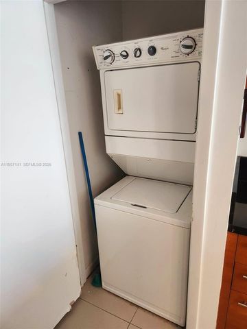 244 Biscayne Blvd 2809, Miami, FL 33132