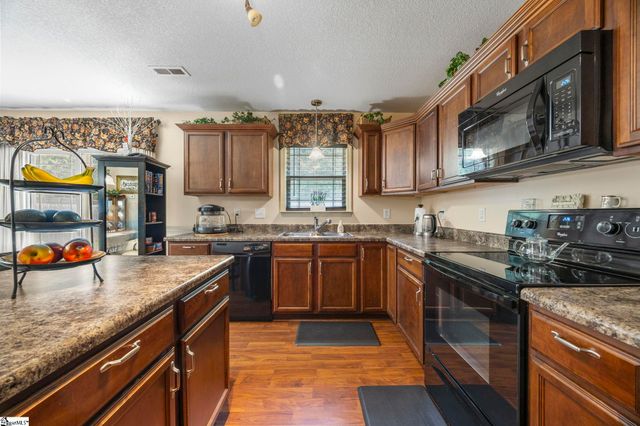 610 Chastine Drive, Spartanburg, SC 29301